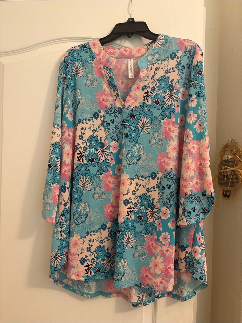 Scarlett Floral V-Neck Tunic - Aqua & Pink